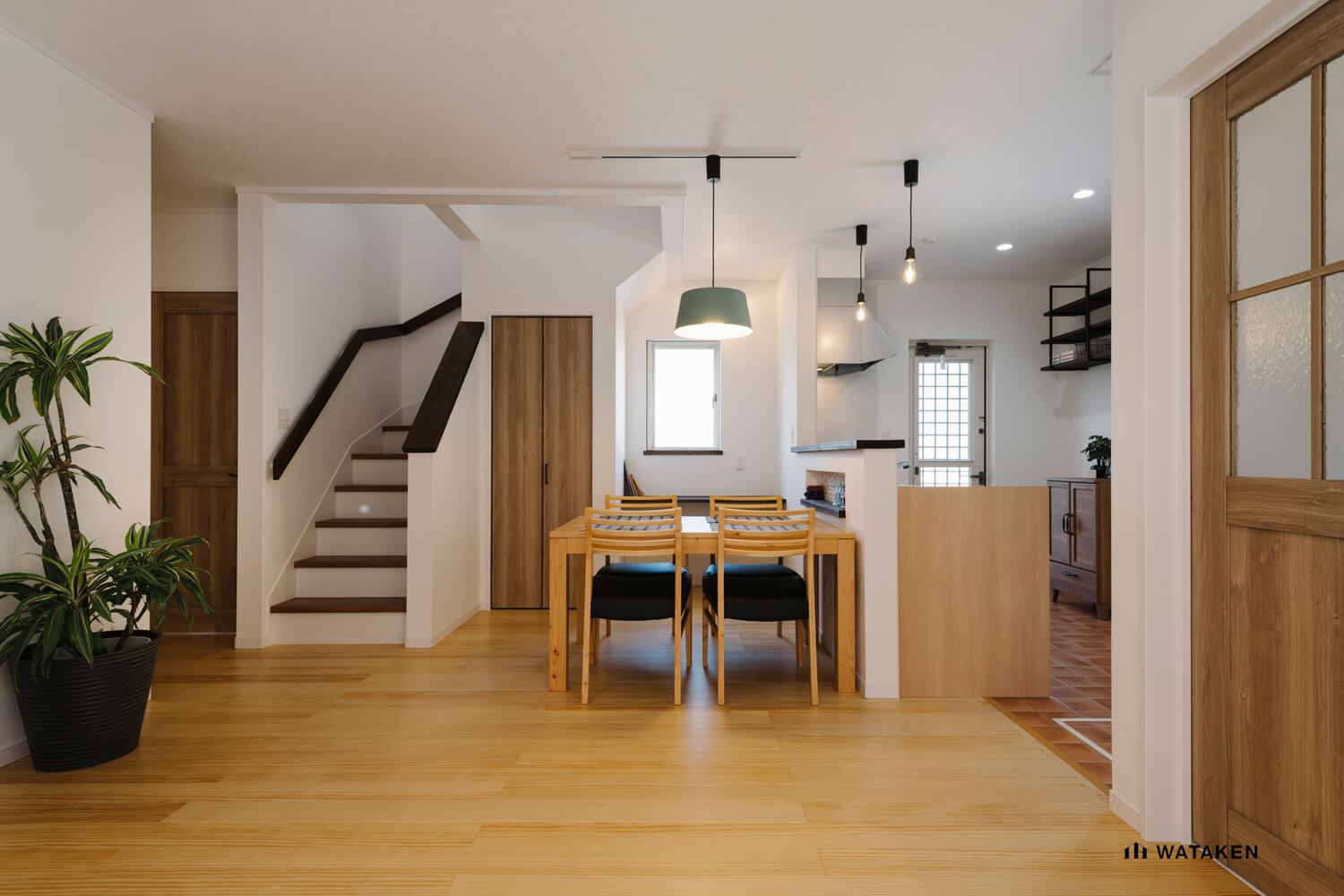 予約制 完成見学会行いました 今回でラスト 11月14日15日 柴田郡村田町 木のぬくもりを素足で感じる 南欧風のかわいいおうち 見学会 イベント