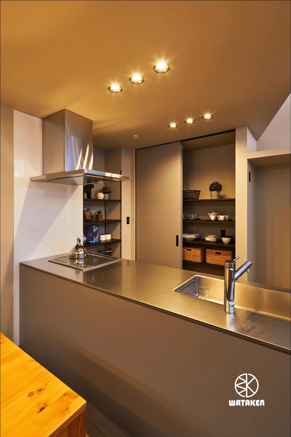 デザインカーサ_清住モデル_キッチン_収納