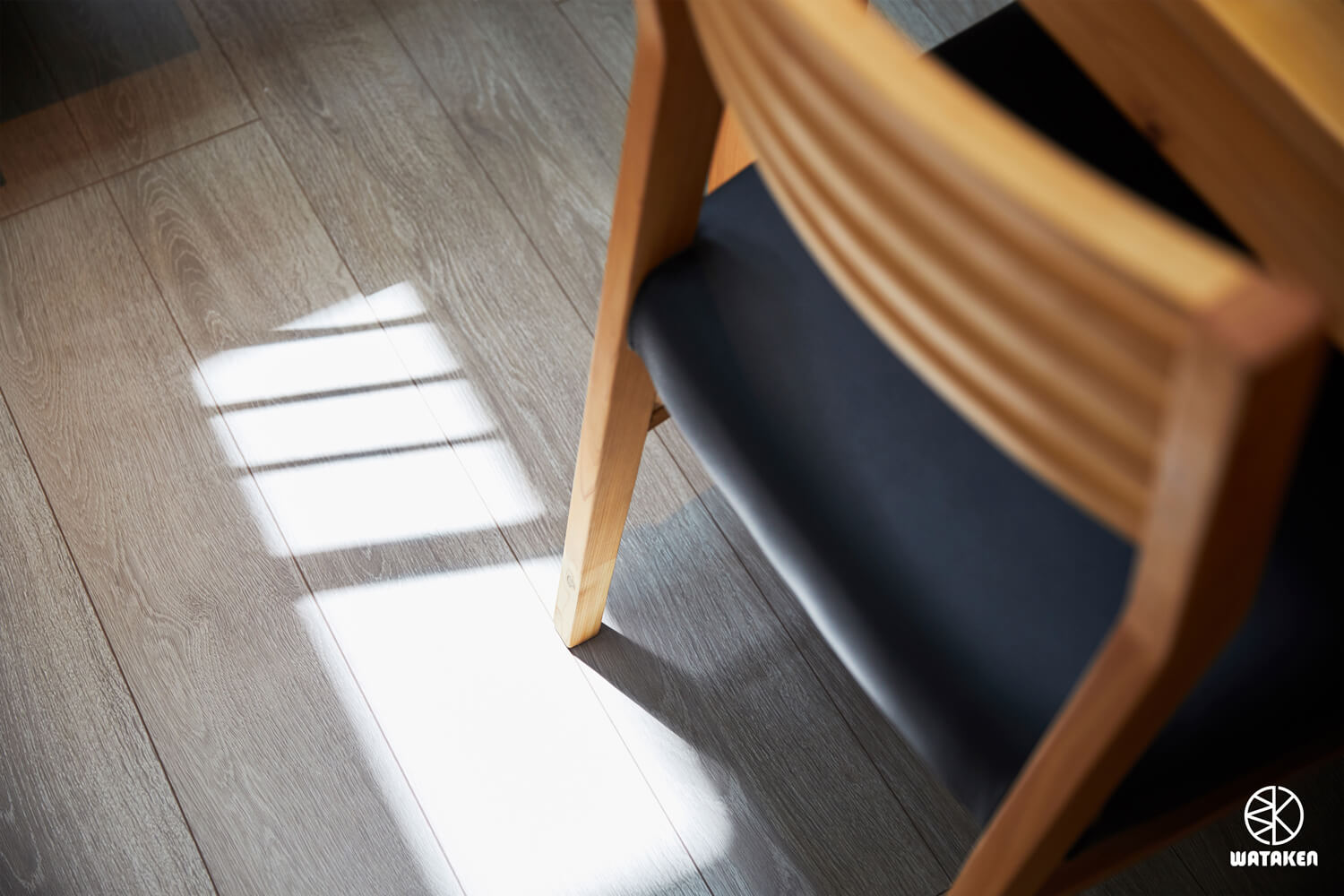 グレージュの床