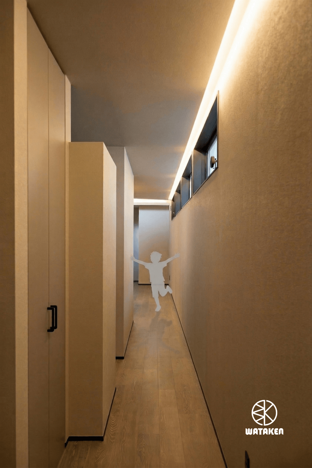 玄関からリビング